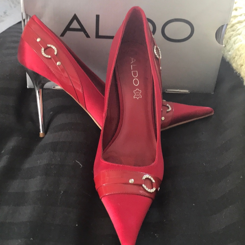 Red Satin ALDO Pumps (size 39 US 9 )